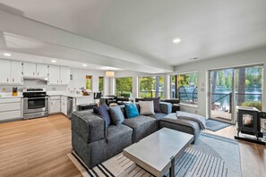 Interior - Lakefront Luxury Hot Tub Dock Retreat (Grapeview)