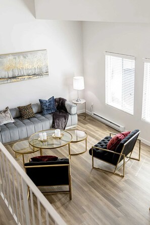 Exterior - Oneluxstay 3BR Home Near the Beach (Redondo Beach)