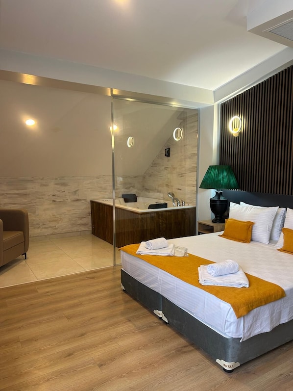 Premium Suite, City View