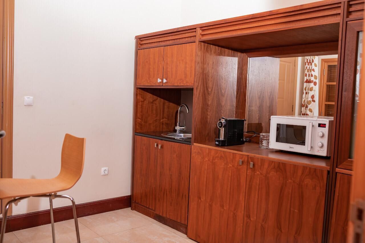 Desk, laptop workspace, WiFi (free)