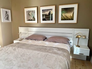 Room - Vrbo Property (Néant-sur-Yvel)