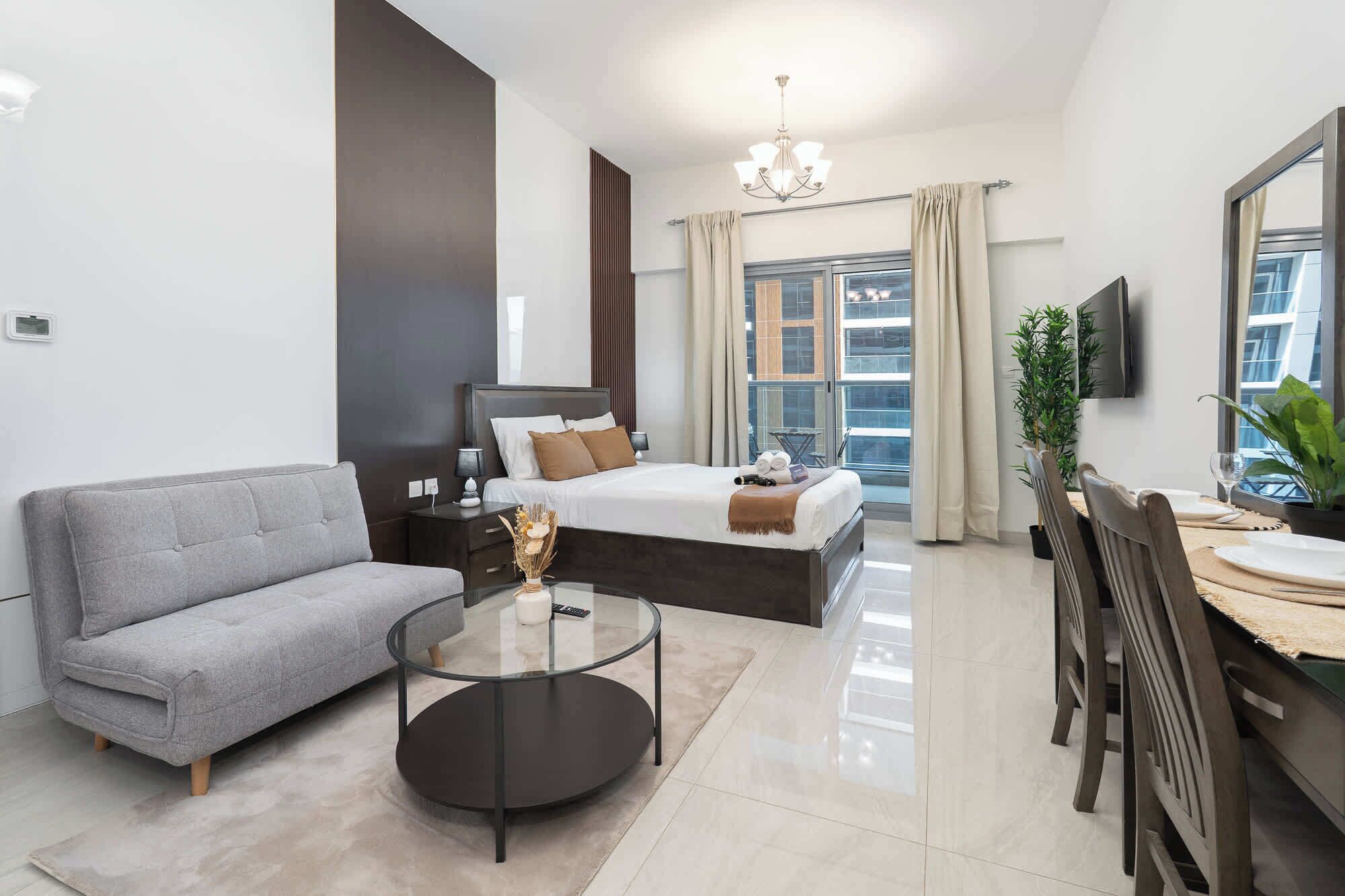 Tabla de planchar con plancha, wifi y ropa de cama 