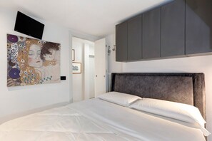 2 quartos, ferros/tábuas de passar roupa, Wi-Fi, roupa de cama