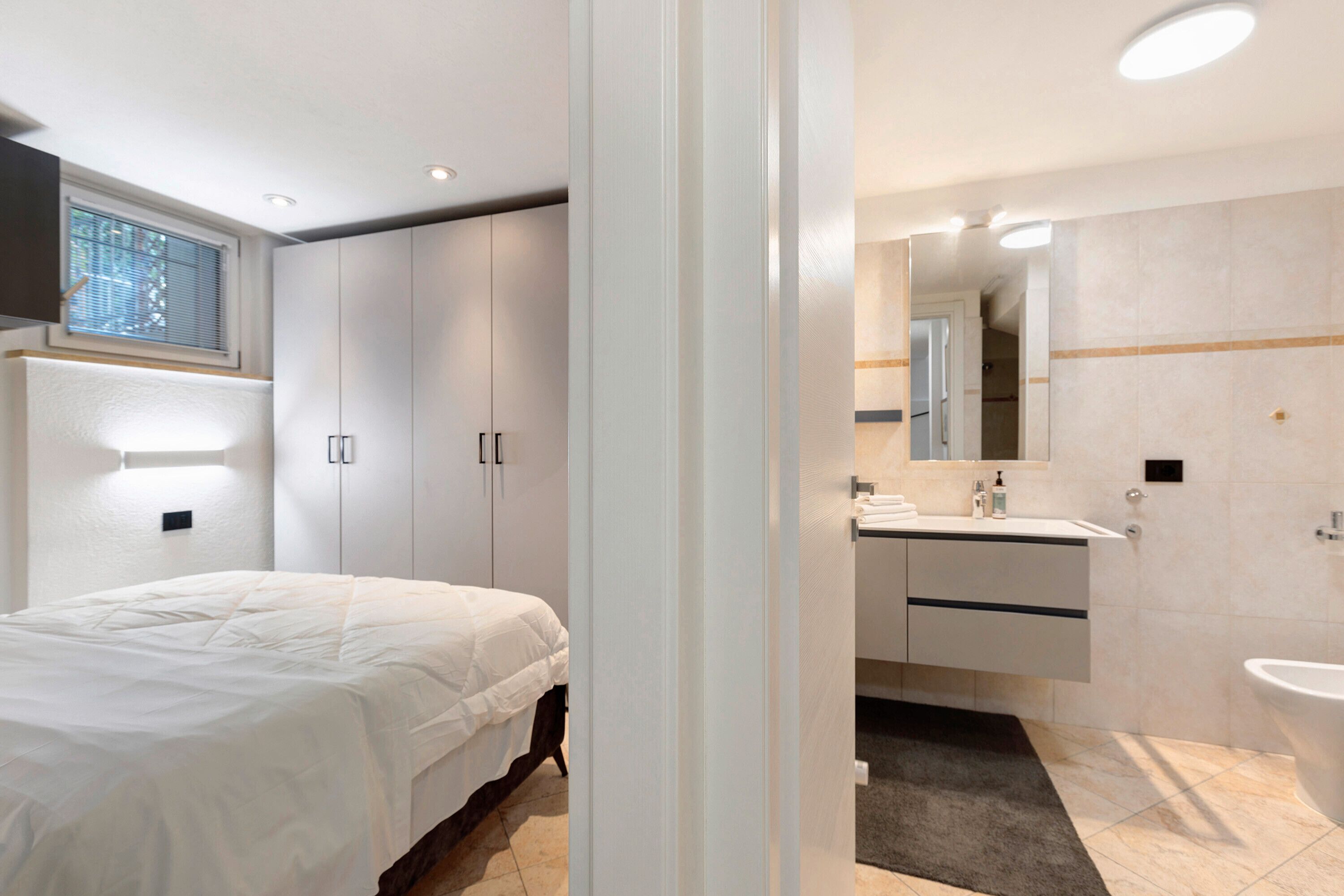 2 chambres, fer et planche à repasser, Wi-Fi, draps fournis