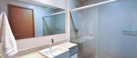 Studio | Bathroom