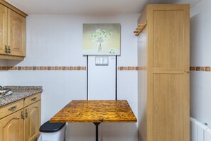 Dining - Holiday Home 'De Los Abuelos' with Mountain Views, Private Terrace and Wi-Fi (Ortigosa del Monte)