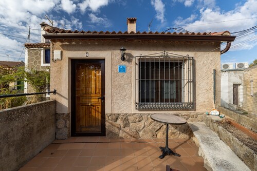 Holiday Home 'De Los Abuelos' with Mountain Views, Private Terrace and Wi-Fi