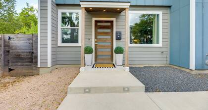 6 Mi to Dtwn: Austin Escape w/ Private Yard