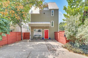 House (2 Bedrooms) | Front of property