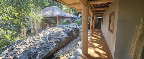 COCOA BEACH lodge: Your private refuge in the heart of paradise