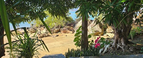 COCOA BEACH lodge: Your private refuge in the heart of paradise