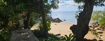 COCOA BEACH lodge: Your private refuge in the heart of paradise