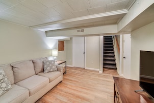 House (5 Bedrooms) | Interior