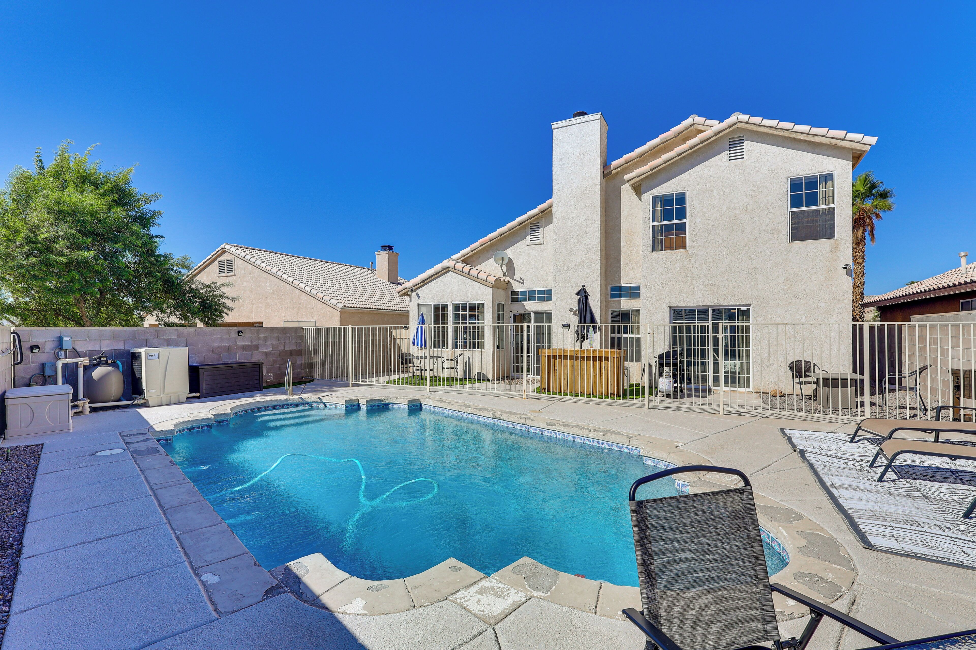 House (4 Bedrooms) | Front of property