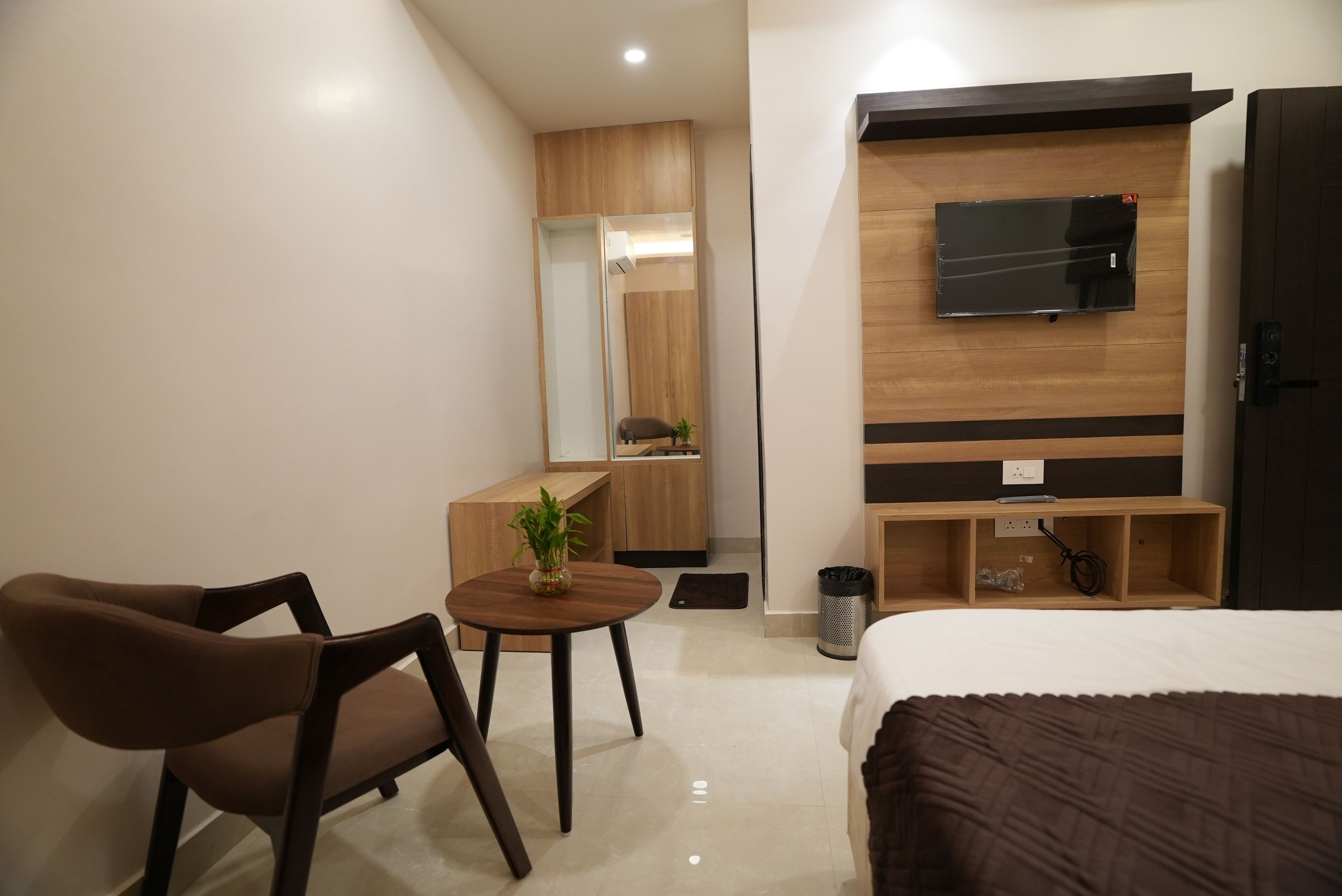 Standard Room | Desk, laptop workspace, iron/ironing board, free WiFi