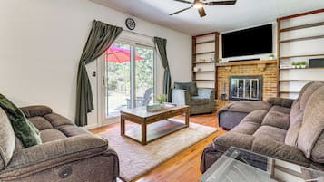 บ้านพัก (4 Bedrooms) | ด้านหน้าที่พัก