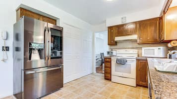 บ้านพัก (4 Bedrooms) | ภายใน