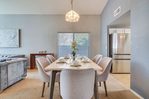 House (5 Bedrooms) | Interior