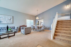 House (5 Bedrooms) | Interior