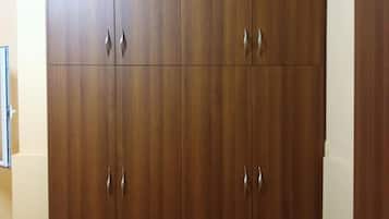 1 habitación, wifi y ropa de cama