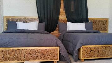 Luxury Triple Room, Balcony, Desert view | Free WiFi