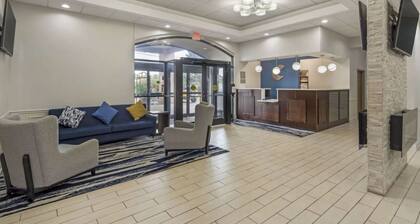 3 Family-friendly Units | Prime Location | 6.4 miles to Lake County Fairgrounds