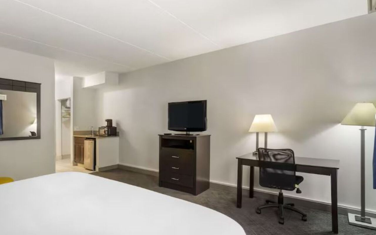 4 slaapkamers, een strijkplank/strijkijzer, gratis wifi, beddengoed