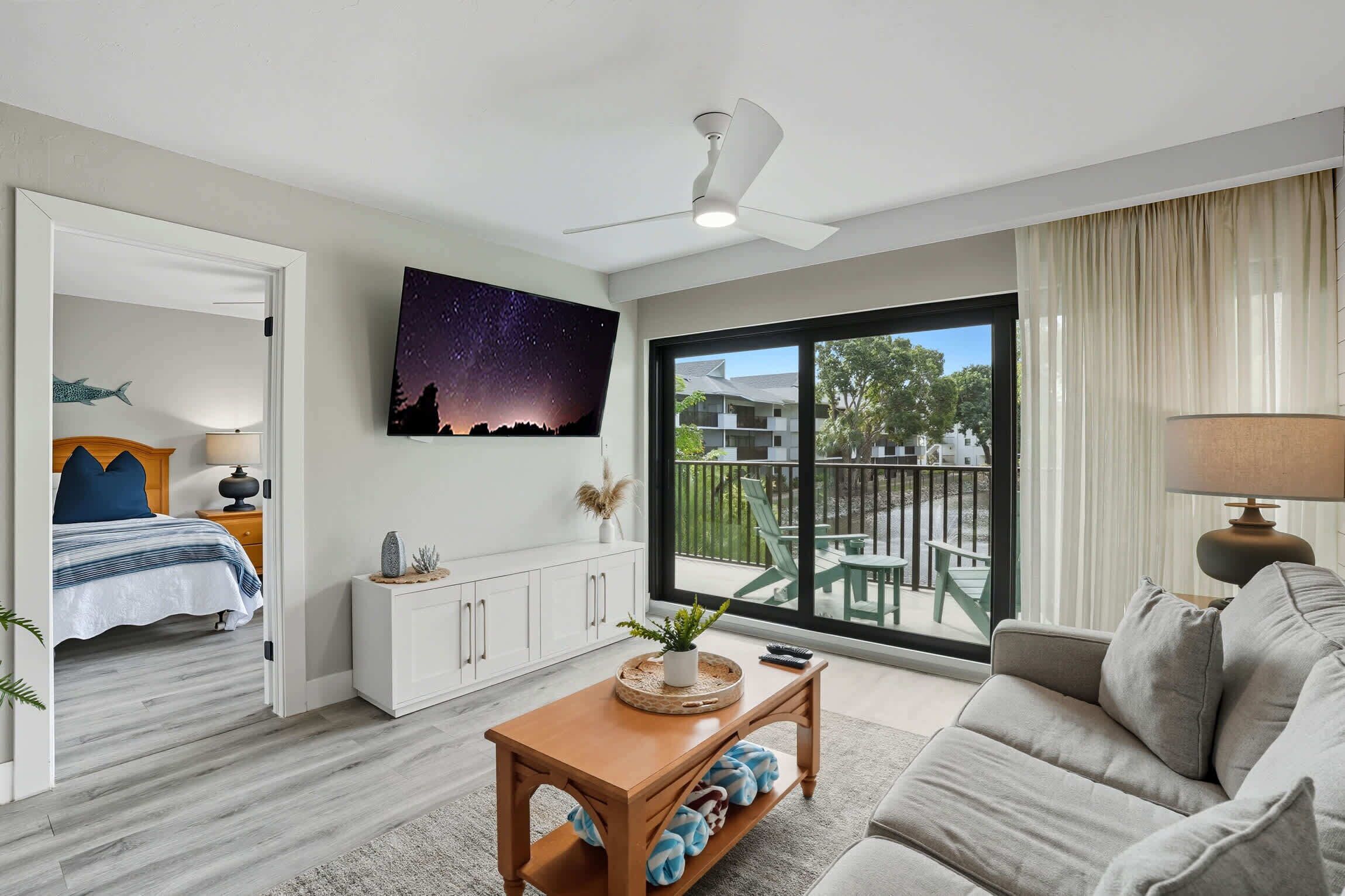 TV, DVD player, offices