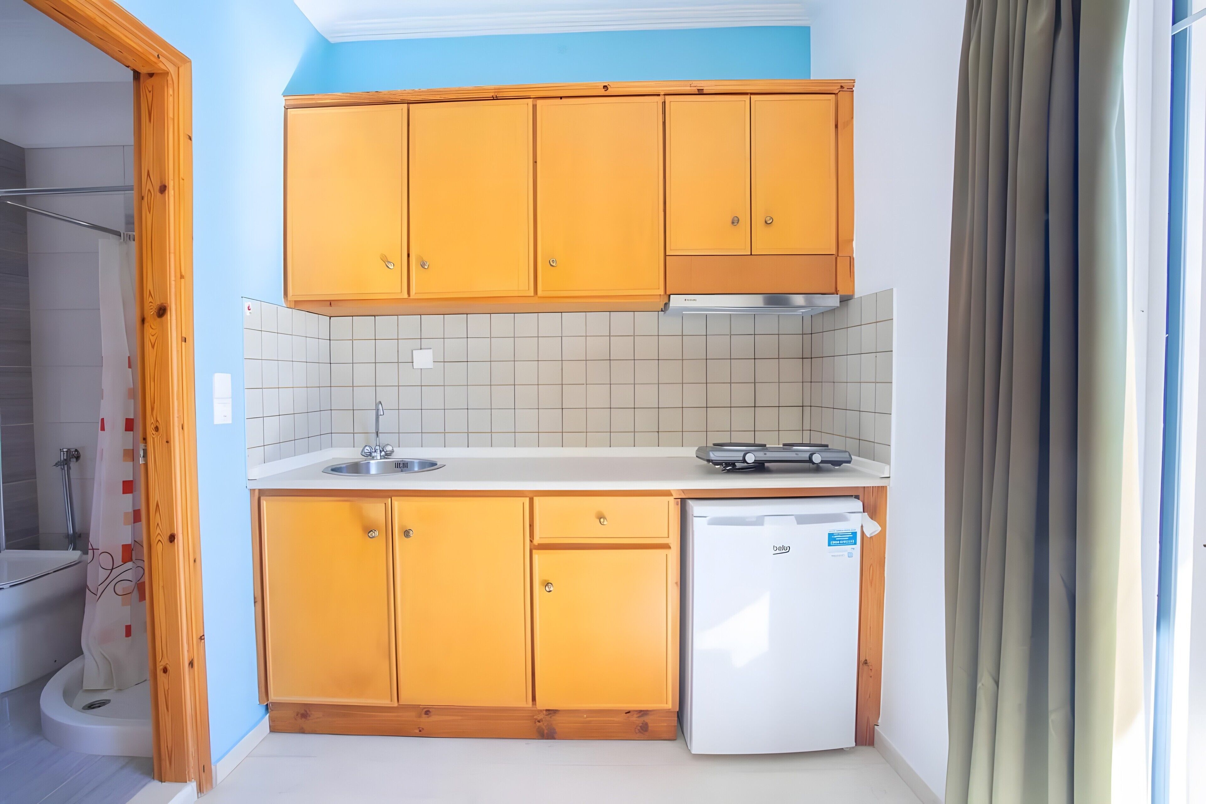 Fridge, stovetop, cookware/dishes/utensils