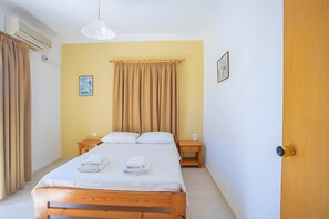1 bedroom, WiFi, bed sheets - Studio Apartment 'Nidri View B7' with Mountain View, Wi-Fi and Air Conditioning (Nydri)