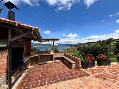 Entire cabin in front of Lake Tota - Villa Benilda