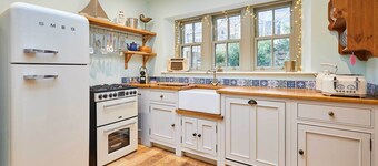 Host & Stay | Sonsy Cottage