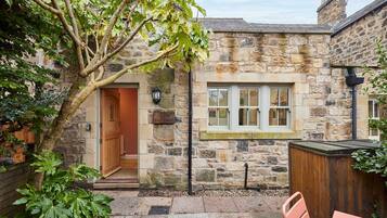 تفاصيل الفندق من الخارج