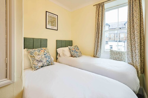 Host & Stay | Sonsy Cottage