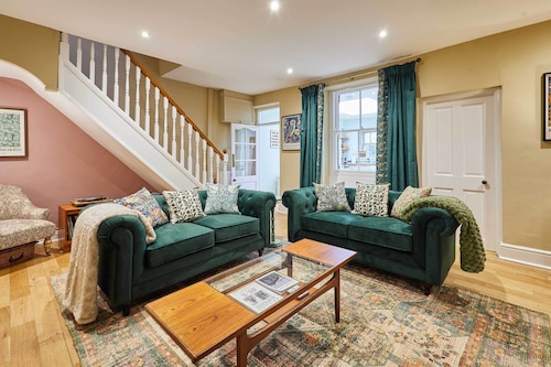 Host & Stay | Sonsy Cottage