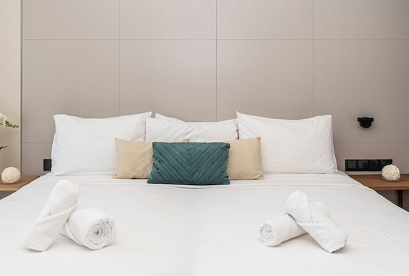 Classic-Doppelzimmer, Balkon, Stadtblick | Zimmersafe, Schreibtisch, laptopgeeigneter Arbeitsplatz