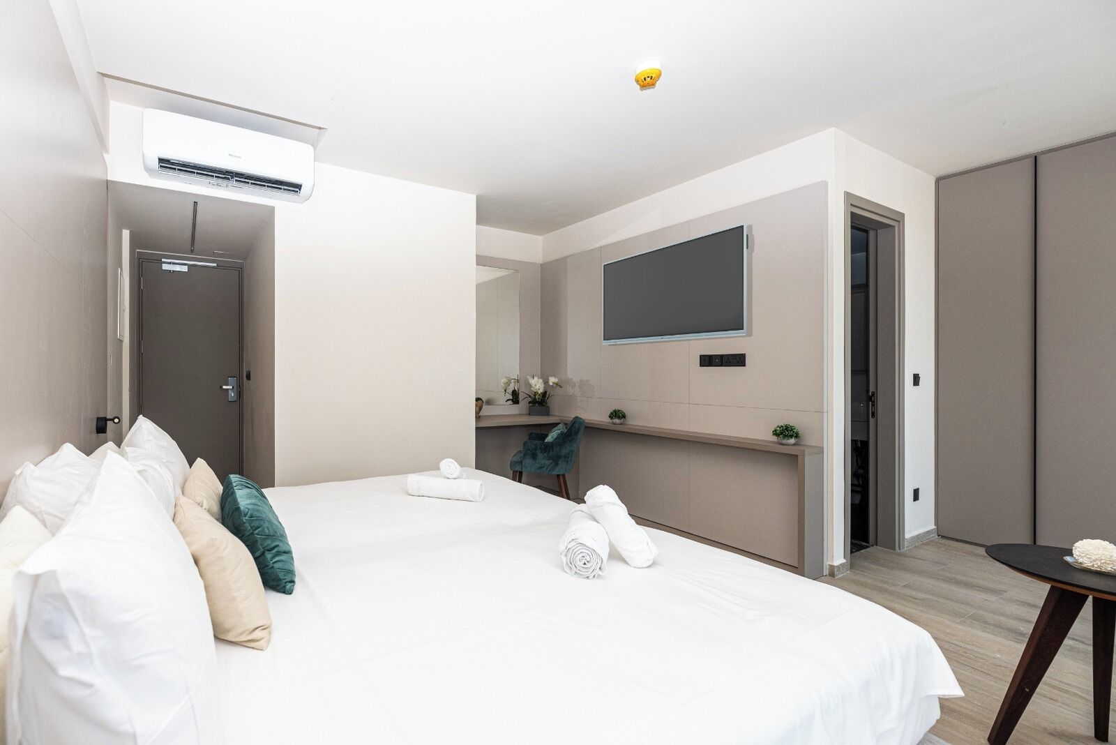 Classic Double Room, Balcony, City View | In-room safe, desk, laptop workspace, iron/ironing board