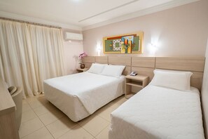 1 habitación, tabla de planchar con plancha, wifi gratis y ropa de cama 