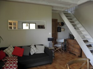 TV - Les Althéas - Cottage in Southern Ardèche (Chandolas)