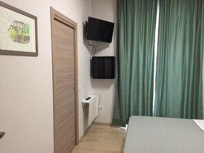 Classic Double Room, Non Smoking, Private Bathroom | In-room safe, desk, iron/ironing board, free WiFi - Villa Augustea (Somma Vesuviana)
