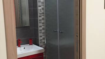 Deluxe-Doppelzimmer, eigenes Bad | Badezimmer