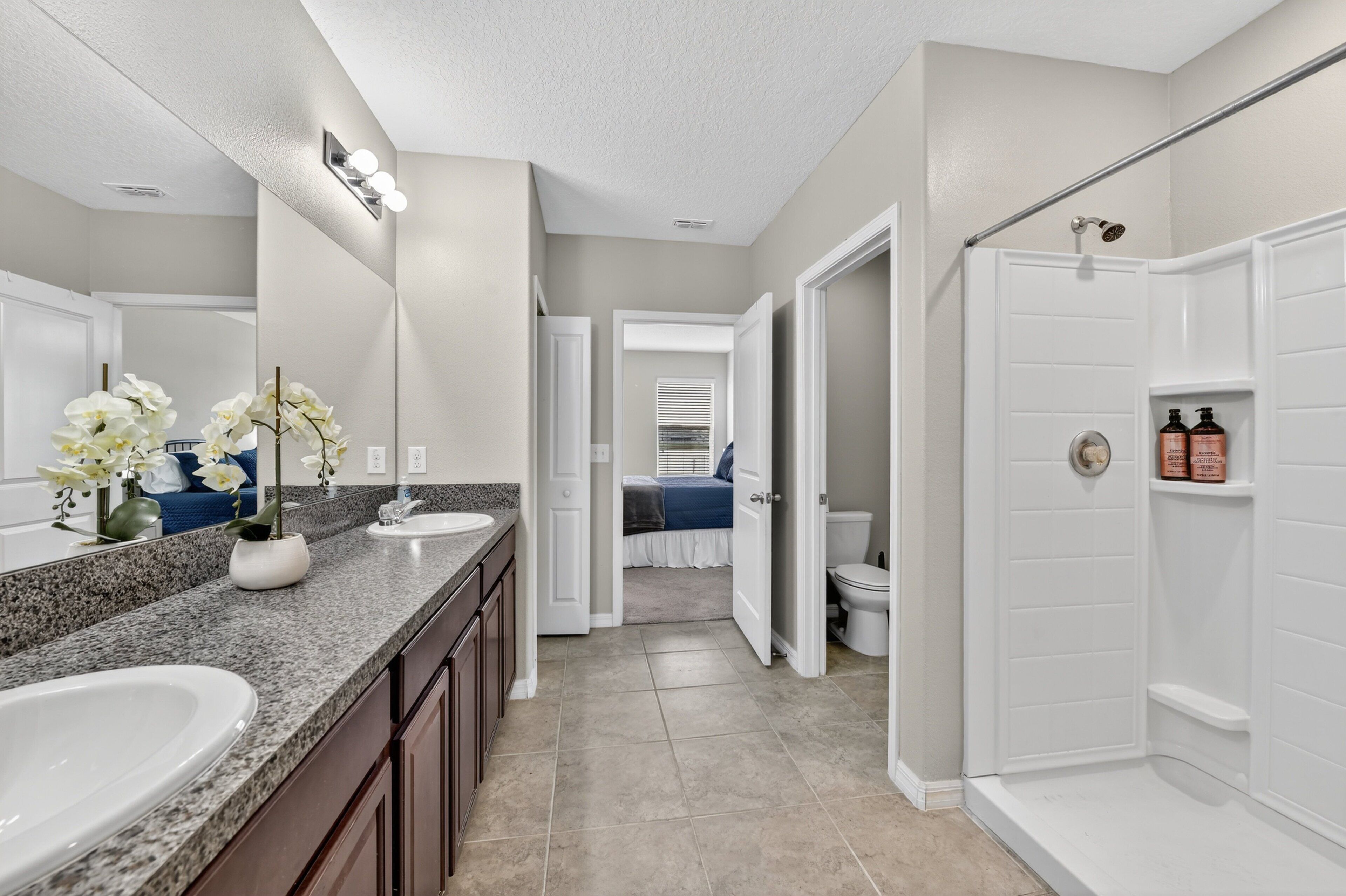 House, 5 Bedrooms | Bathroom | Towels, shampoo