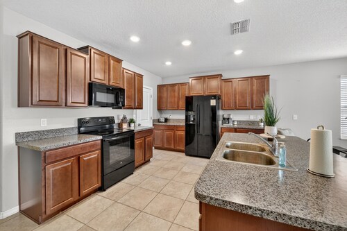 Spacious Getaway Near Apollo Beach 5 Bedroom Home