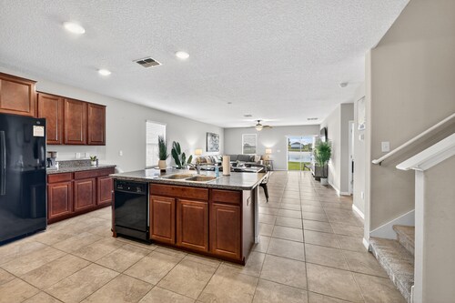 Spacious Getaway Near Apollo Beach 5 Bedroom Home