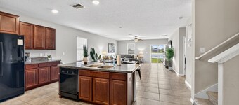 아폴로 비치 근처의 넓은 겟어웨이, 5 베드 룸 홈