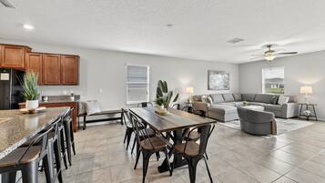 House, 5 Bedrooms | Dining