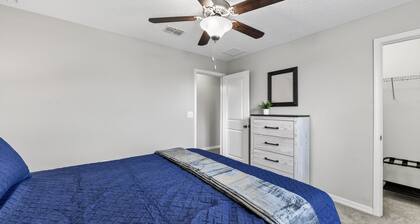 Spacious Getaway Near Apollo Beach 5 Bedroom Home