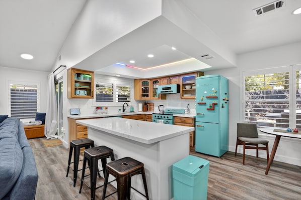 House, 3 Bedrooms | Private kitchen | Fridge, oven, coffee/tea maker, toaster