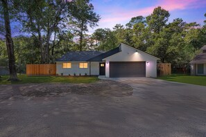 House, 3 Bedrooms | Exterior