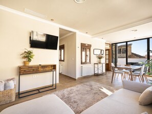 TV - Penthouse with terrace in central Granada, stunning views (Granada)